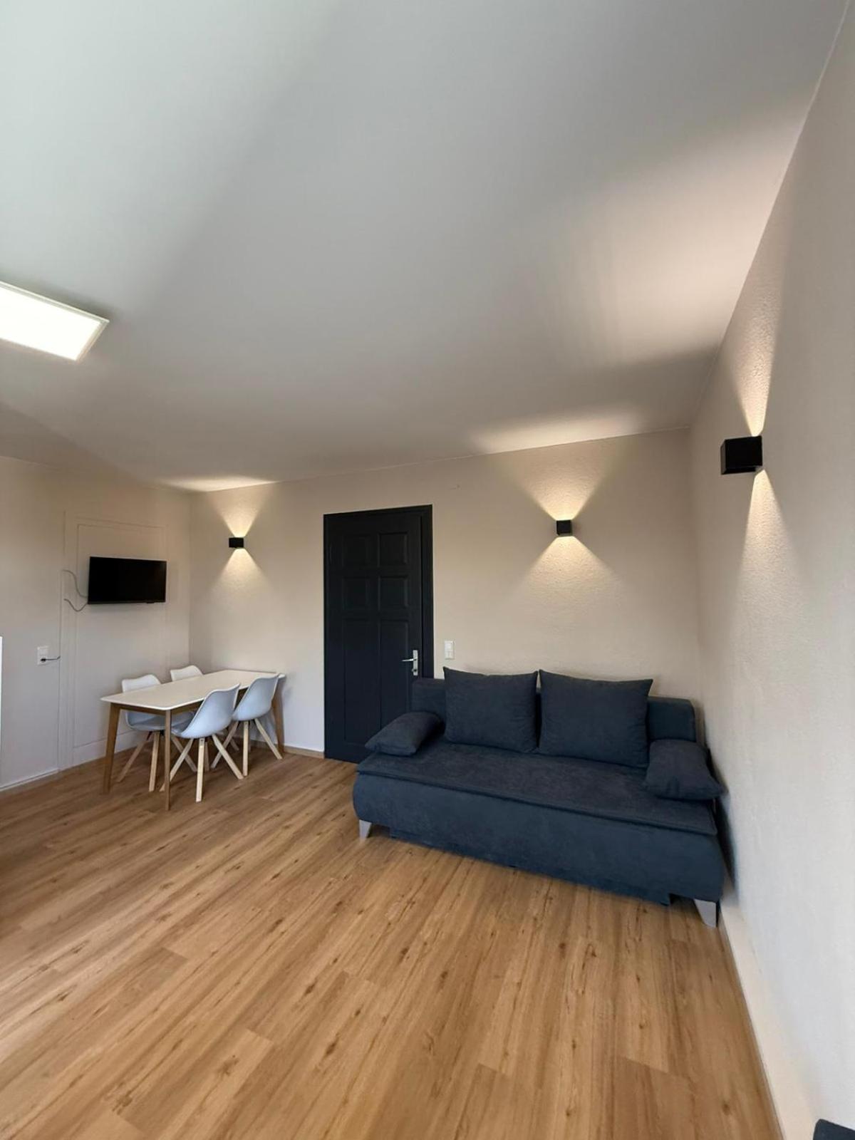 Crown Living Villa Blumenau Studios, Smarttv, Parkplatz Лустенау Екстер'єр фото