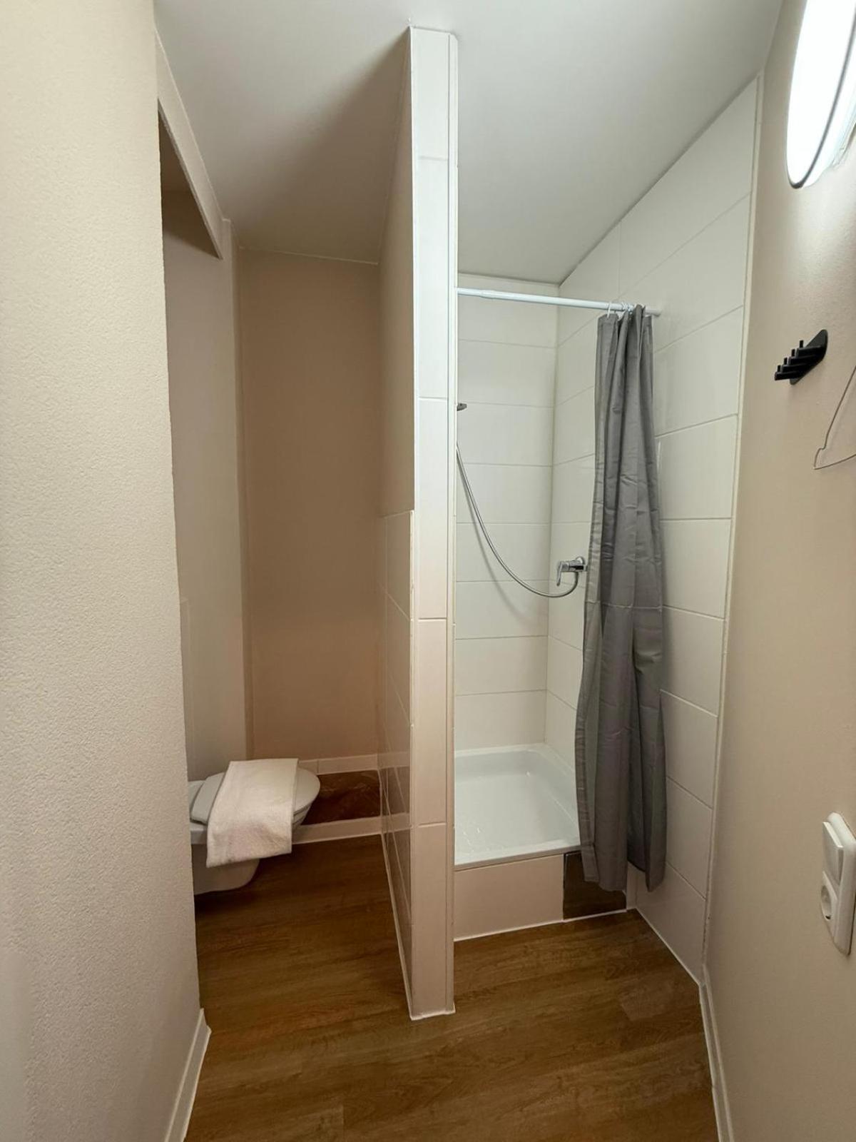 Crown Living Villa Blumenau Studios, Smarttv, Parkplatz Лустенау Екстер'єр фото