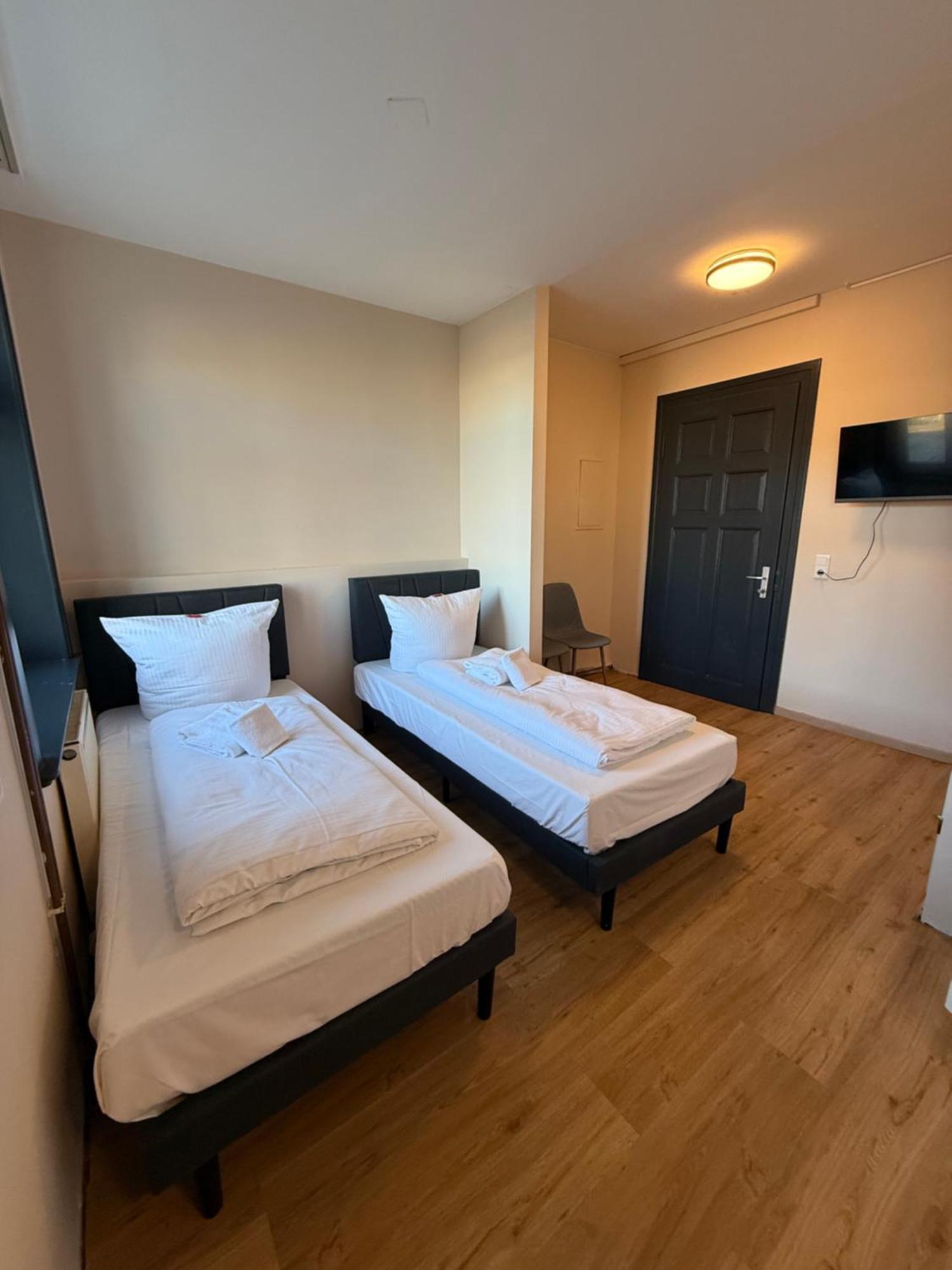 Crown Living Villa Blumenau Studios, Smarttv, Parkplatz Лустенау Екстер'єр фото