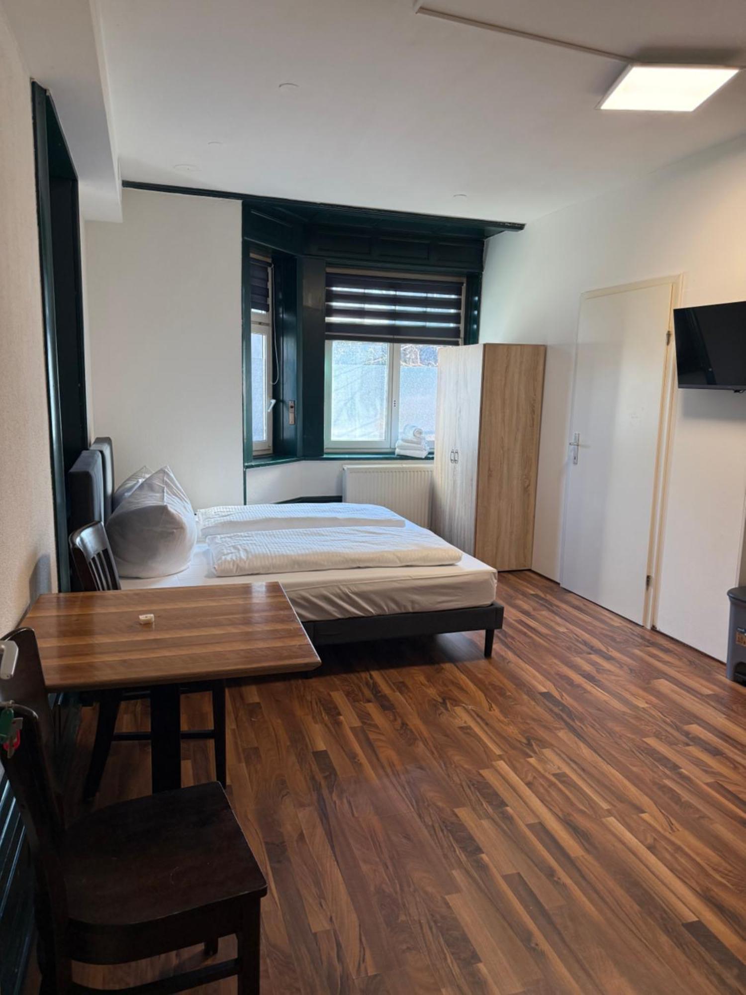 Crown Living Villa Blumenau Studios, Smarttv, Parkplatz Лустенау Екстер'єр фото