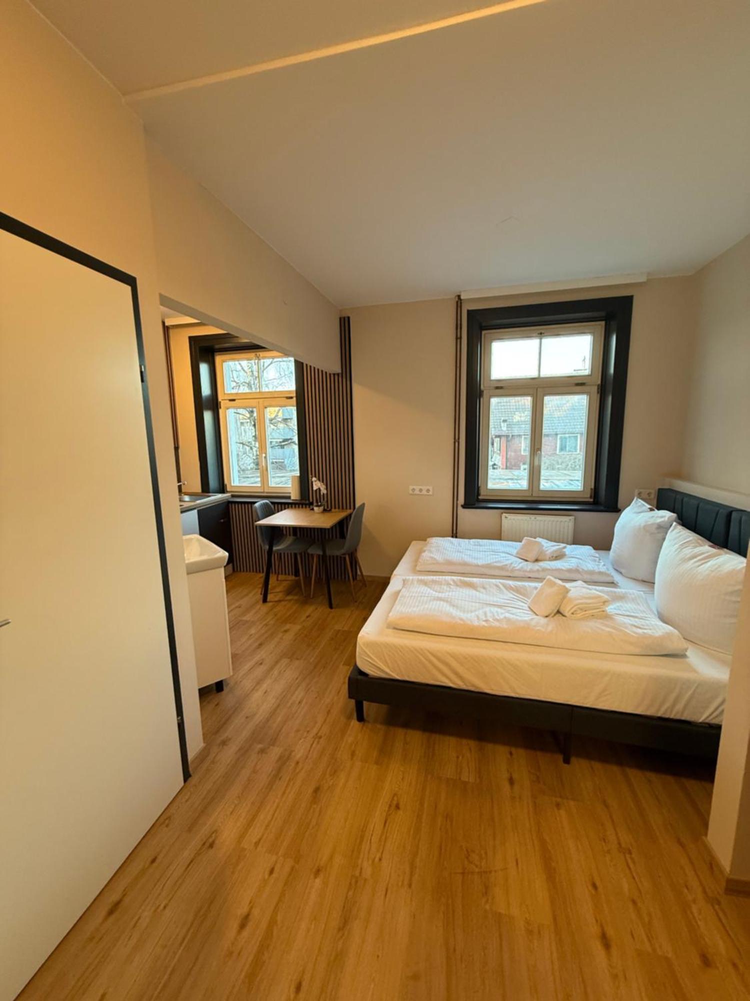 Crown Living Villa Blumenau Studios, Smarttv, Parkplatz Лустенау Екстер'єр фото