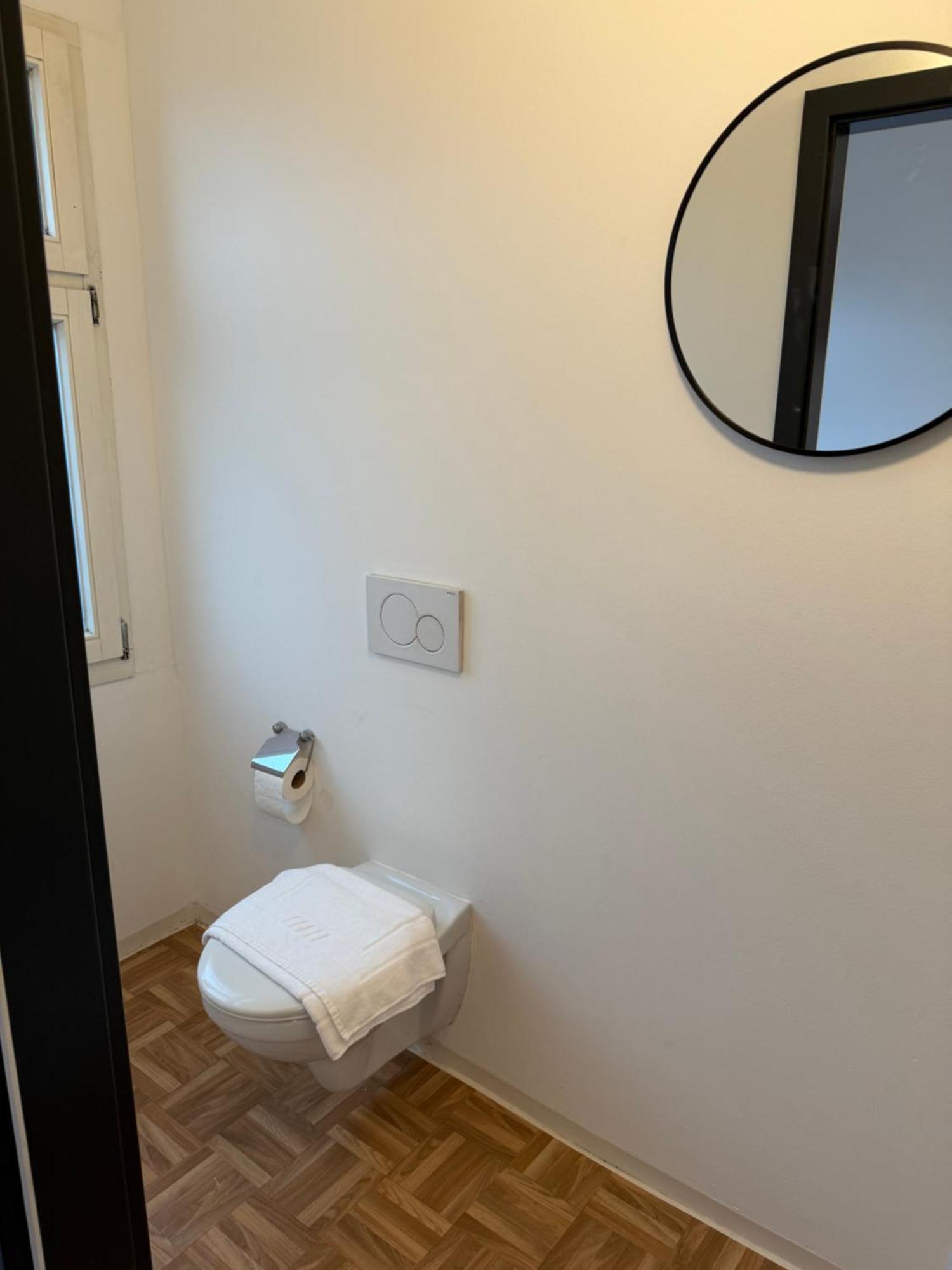 Crown Living Villa Blumenau Studios, Smarttv, Parkplatz Лустенау Екстер'єр фото