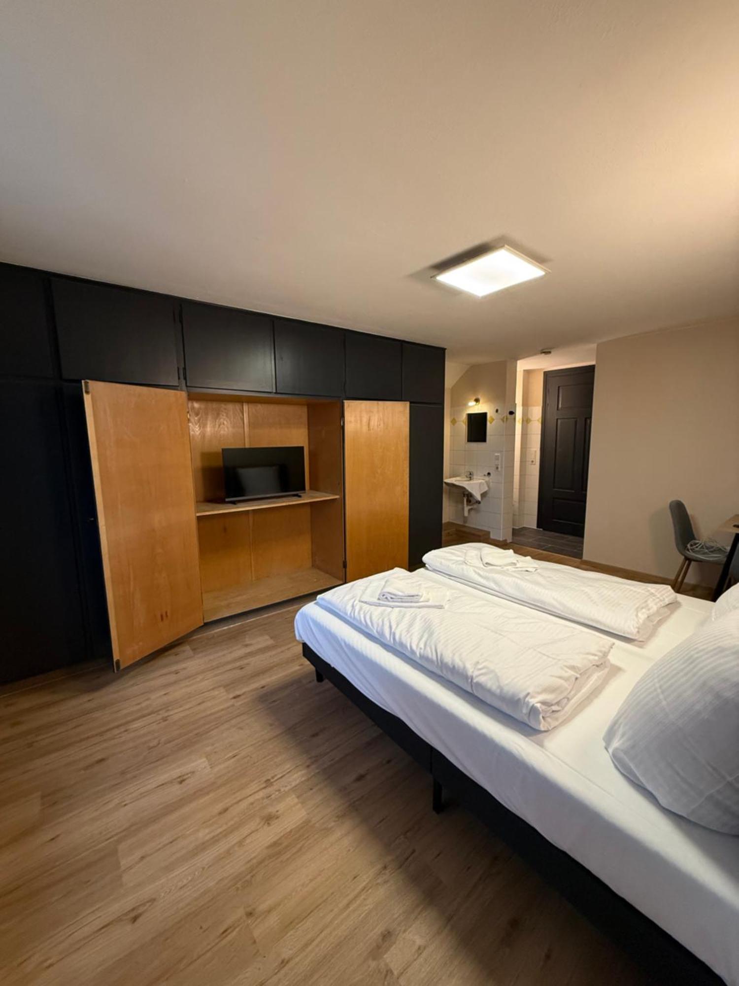 Crown Living Villa Blumenau Studios, Smarttv, Parkplatz Лустенау Екстер'єр фото