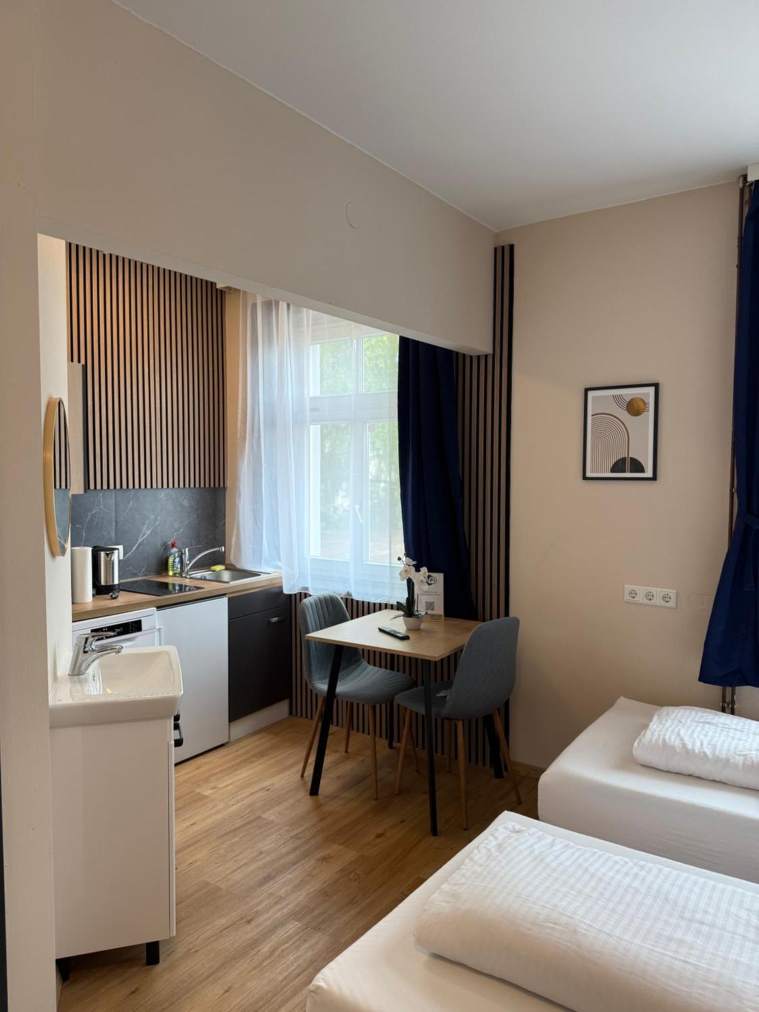 Crown Living Villa Blumenau Studios, Smarttv, Parkplatz Лустенау Екстер'єр фото